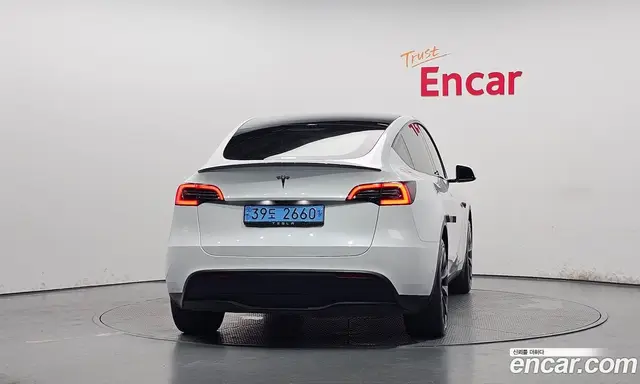 Tesla Model Y 2023 0.2 автомат (гидро), миниатюра 4