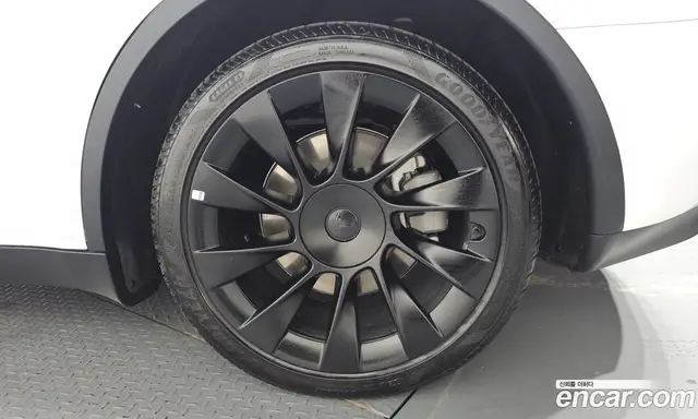Tesla Model Y 2023 0.2 автомат (гидро), миниатюра 7