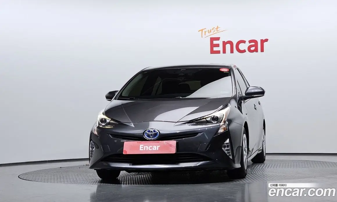 Toyota Prius 2018 1.8 автомат (гидро), фото 3 Toyota Prius 2018 1.8 автомат (гидро), фото 3