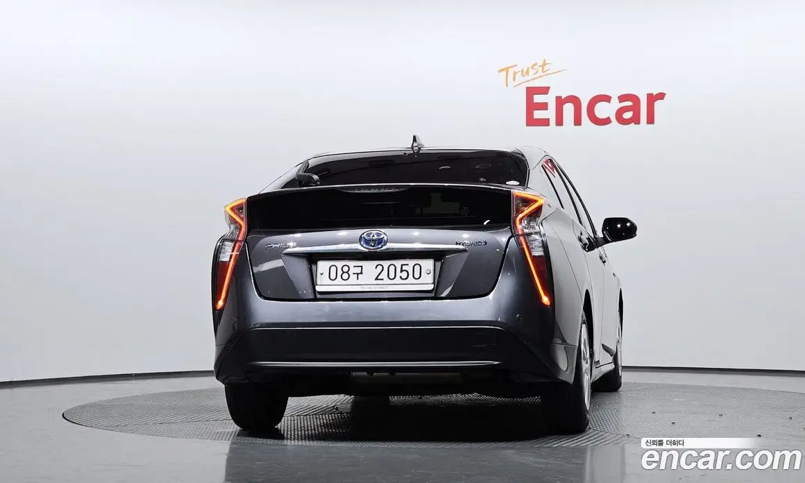 Toyota Prius 2018 1.8 автомат (гидро), фото 4 Toyota Prius 2018 1.8 автомат (гидро), фото 4