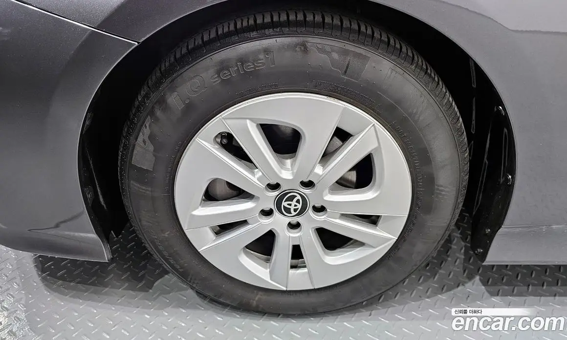 Toyota Prius 2018 1.8 автомат (гидро), фото 5 Toyota Prius 2018 1.8 автомат (гидро), фото 5