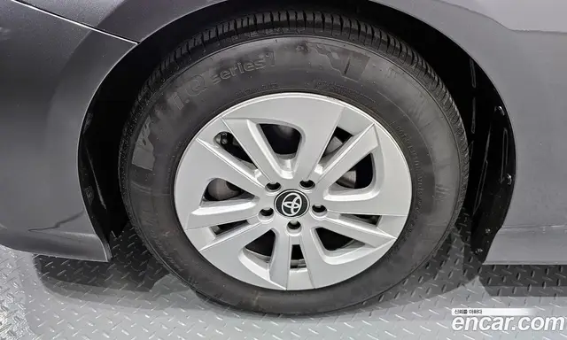 Toyota Prius 2018 1.8 автомат (гидро), миниатюра 5 Toyota Prius 2018 1.8 автомат (гидро), миниатюра 5