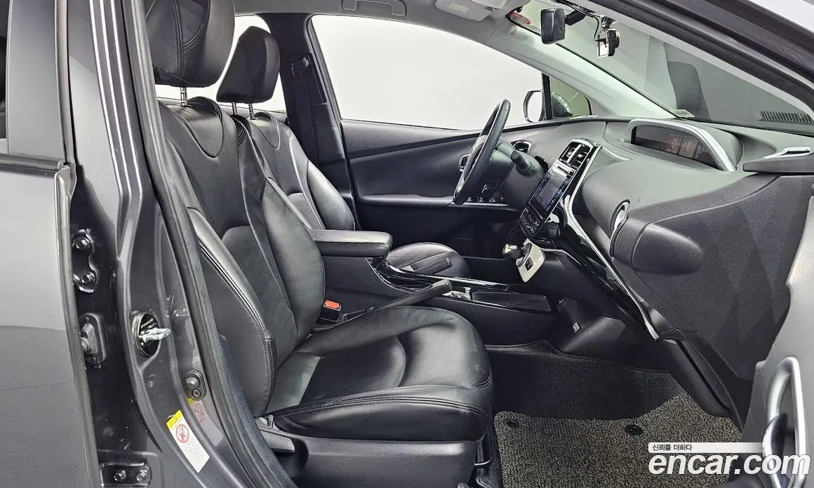 Toyota Prius 2018 1.8 автомат (гидро), фото 10 Toyota Prius 2018 1.8 автомат (гидро), фото 10