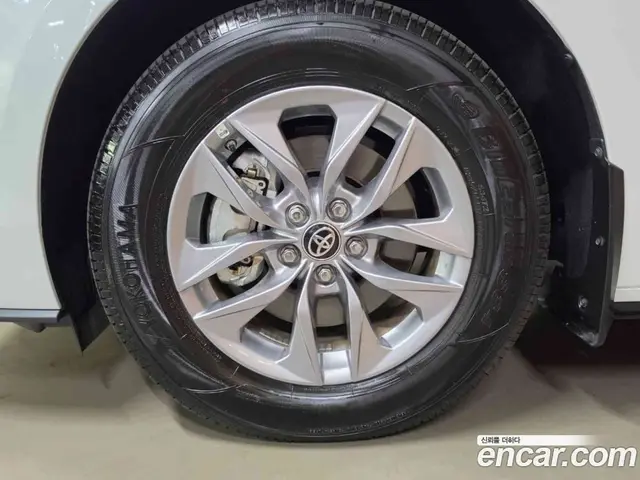 Toyota Sienna 2025 2.5 автомат (гидро), миниатюра 5 Toyota Sienna 2025 2.5 автомат (гидро), миниатюра 5