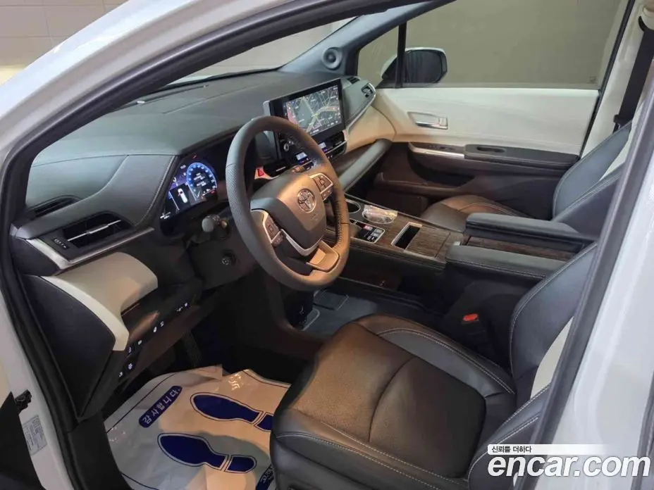 Toyota Sienna 2025 2.5 автомат (гидро), фото 10 Toyota Sienna 2025 2.5 автомат (гидро), фото 10