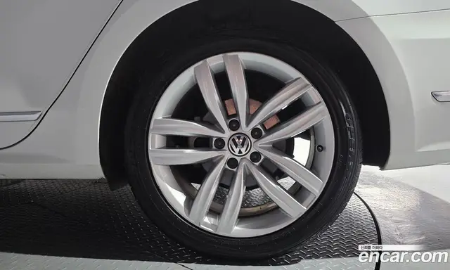 Volkswagen Passat 2018 2.0 автомат (гидро), миниатюра 7