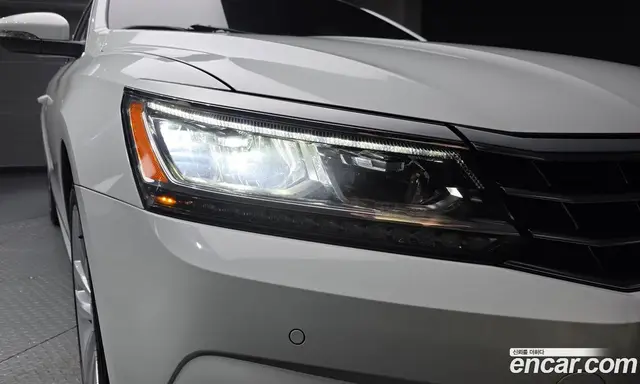Volkswagen Passat 2018 2.0 автомат (гидро), миниатюра 8