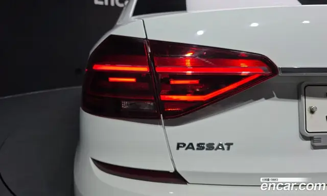 Volkswagen Passat 2018 2.0 автомат (гидро), миниатюра 9