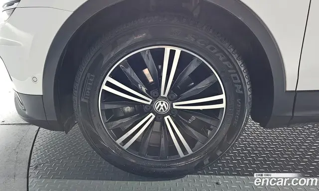 Volkswagen Tiguan 2018 2.0 автомат (гидро), миниатюра 5
