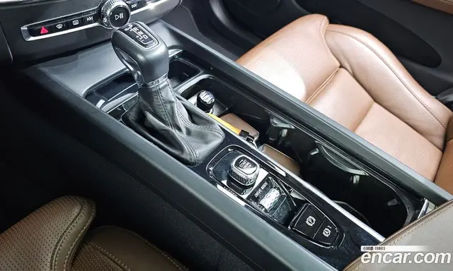 Volvo XC60 2019 2.0 автомат (гидро), миниатюра 12