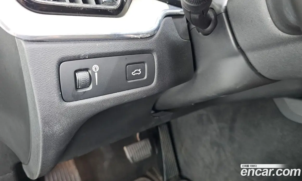 Volvo XC60 2019 2.0 автомат (гидро), фото 25