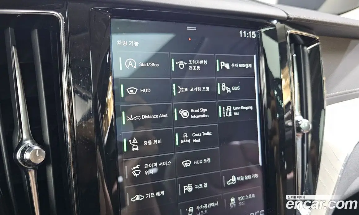 Volvo XC60 2019 2.0 автомат (гидро), фото 29