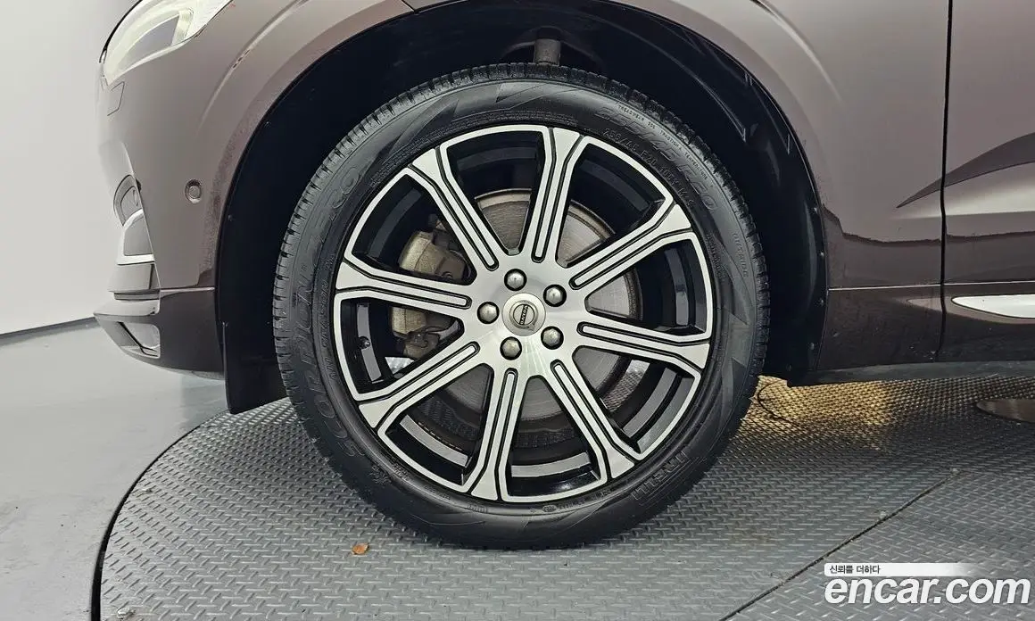 Volvo XC60 2019 2.0 автомат (гидро), фото 5