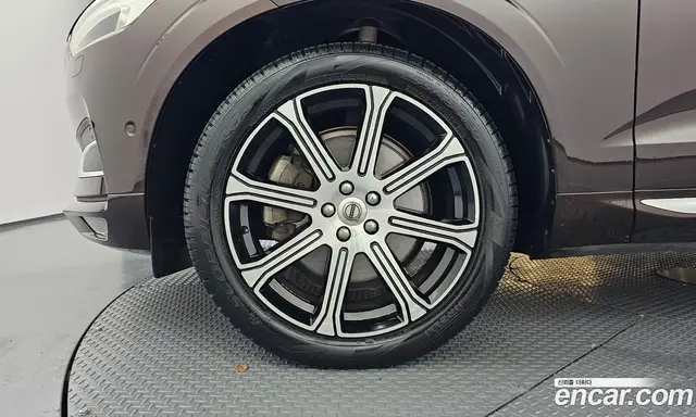 Volvo XC60 2019 2.0 автомат (гидро), миниатюра 5