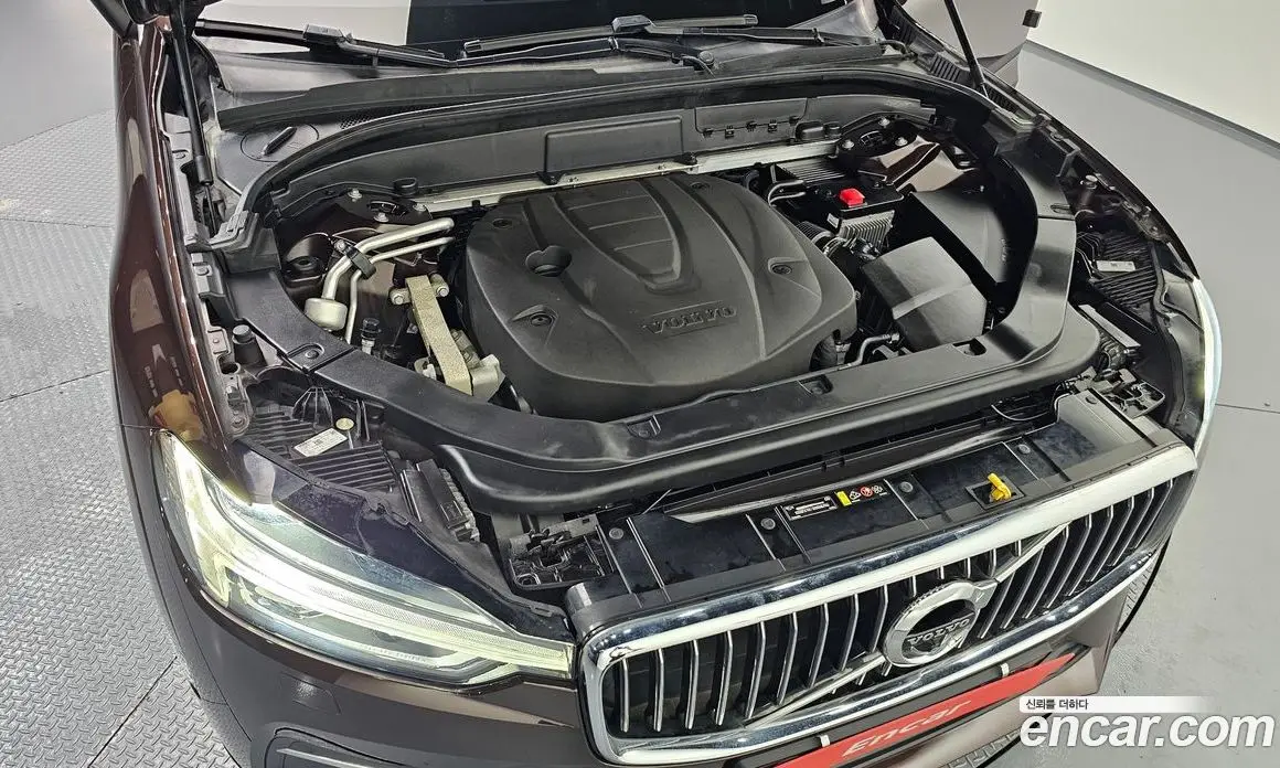 Volvo XC60 2019 2.0 автомат (гидро), фото 6