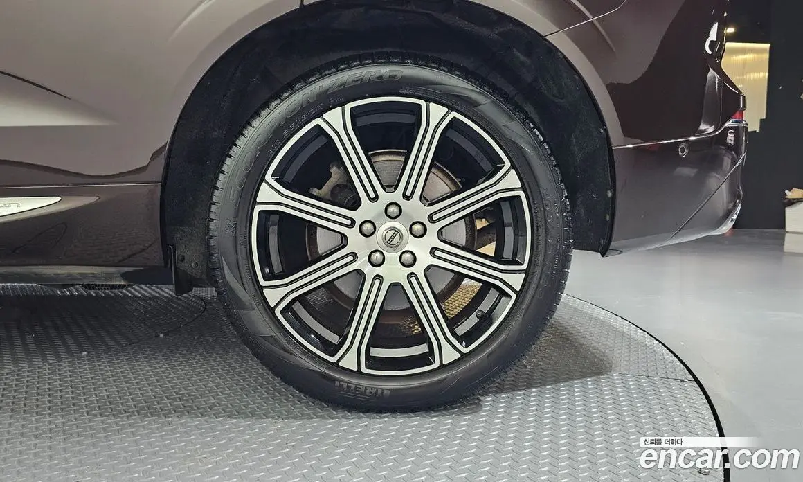 Volvo XC60 2019 2.0 автомат (гидро), фото 7