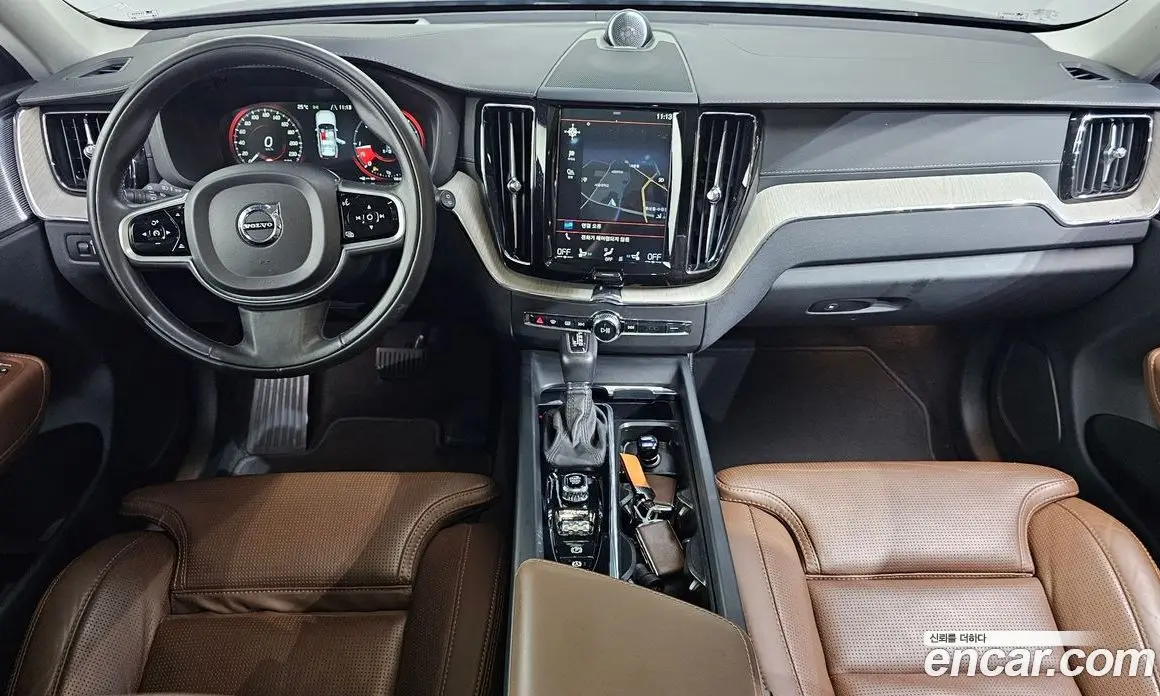 Volvo XC60 2019 2.0 автомат (гидро), фото 10