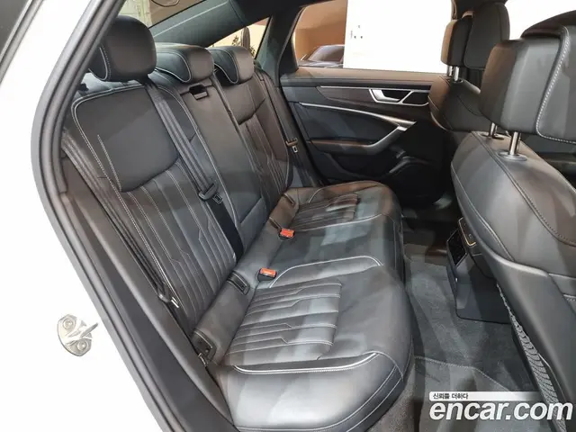 Audi A6 2025 2.0 автомат (гидро), миниатюра 12