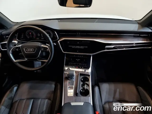 Audi A6 2025 2.0 автомат (гидро), миниатюра 7
