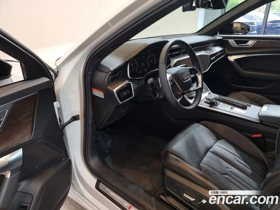 Audi A6 2025 2.0 автомат (гидро), фото 10
