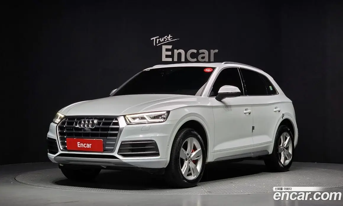 Audi Q5 2020 2.0 автомат (гидро), фото 1