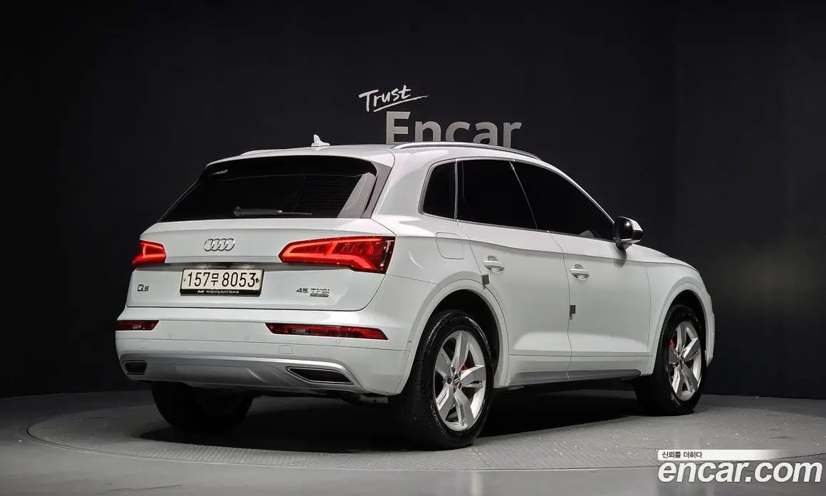 Audi Q5 2020 2.0 автомат (гидро), фото 2