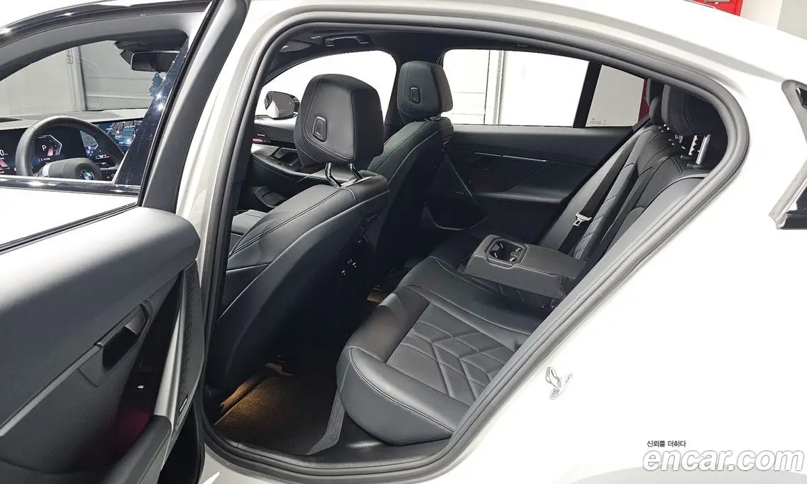 BMW 5 серия 2024 2.0 автомат (гидро), фото 11