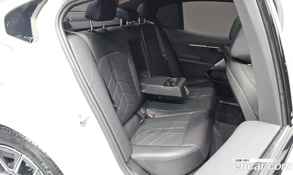 BMW 5 серия 2024 2.0 автомат (гидро), фото 12