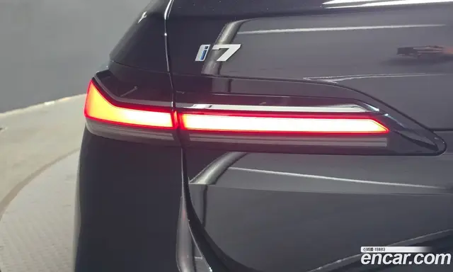 BMW i7 2023 0.3 автомат (гидро), миниатюра 9
