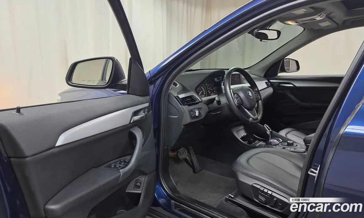 BMW X1 2018 2.0 автомат (гидро), фото 13