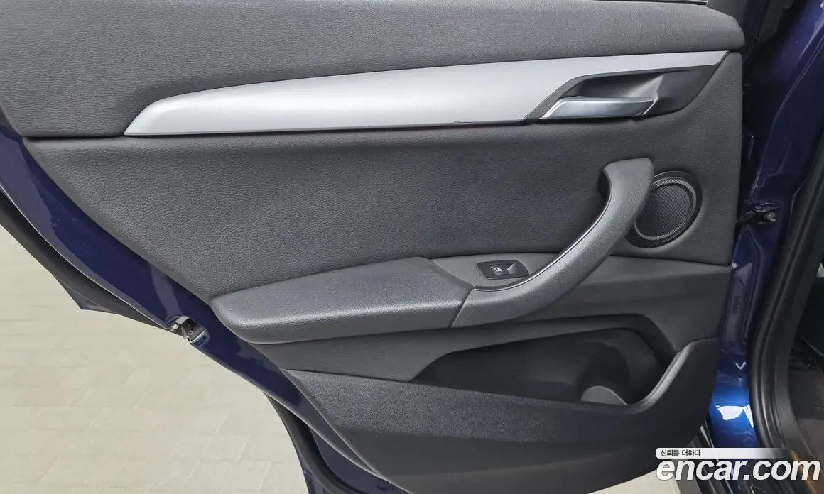 BMW X1 2018 2.0 автомат (гидро), фото 15