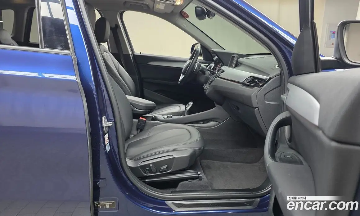 BMW X1 2018 2.0 автомат (гидро), фото 16