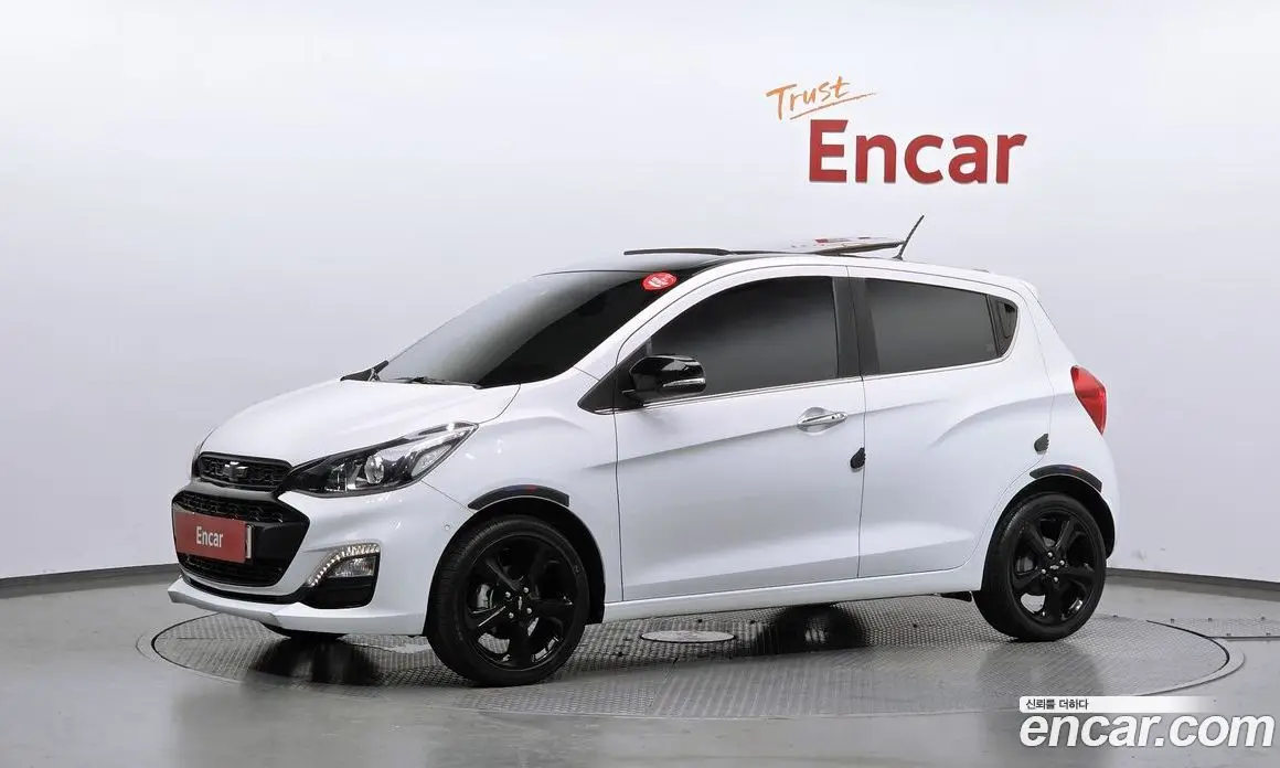 Chevrolet Spark 2021 1.0 автомат (гидро), фото 1