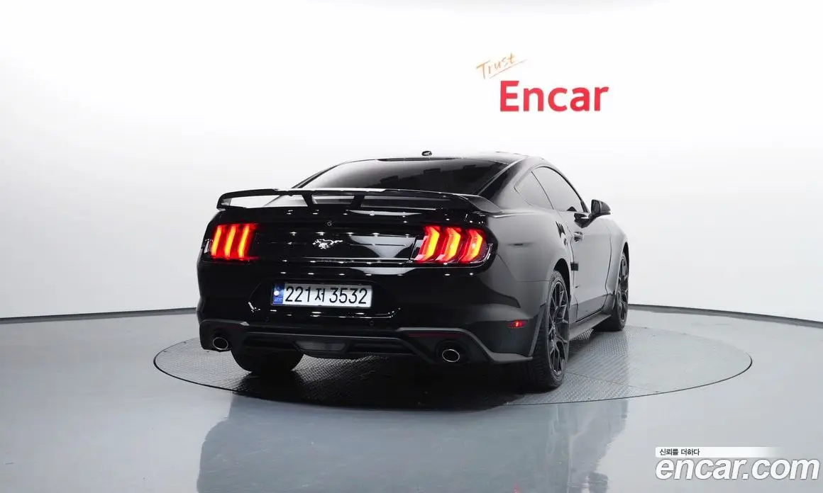 Ford Mustang 2020 2.3 автомат (гидро), фото 4