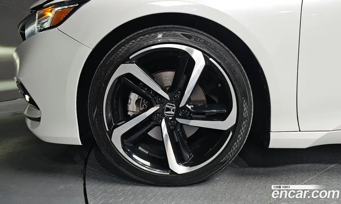 Honda Accord 2018 2.0 автомат (гидро), фото 5