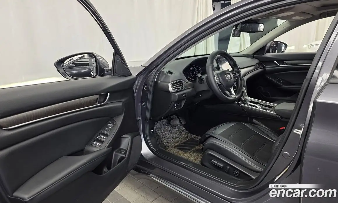 Honda Accord 2021 1.5 автомат (гидро), фото 13