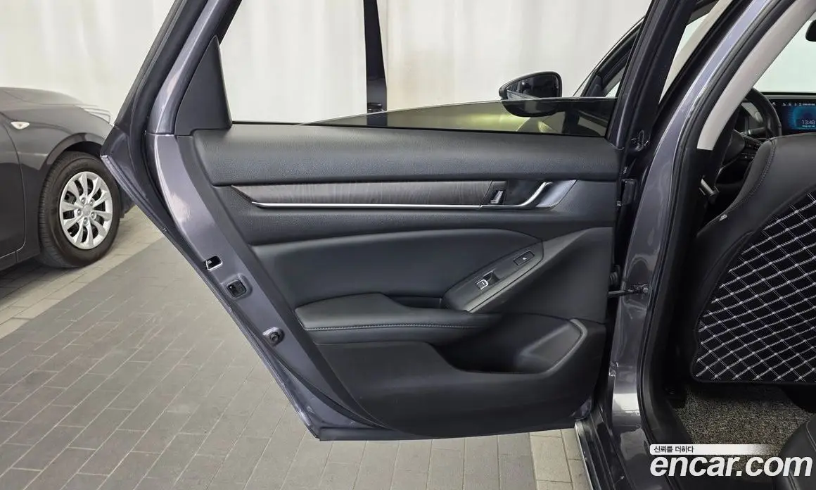 Honda Accord 2021 1.5 автомат (гидро), фото 15