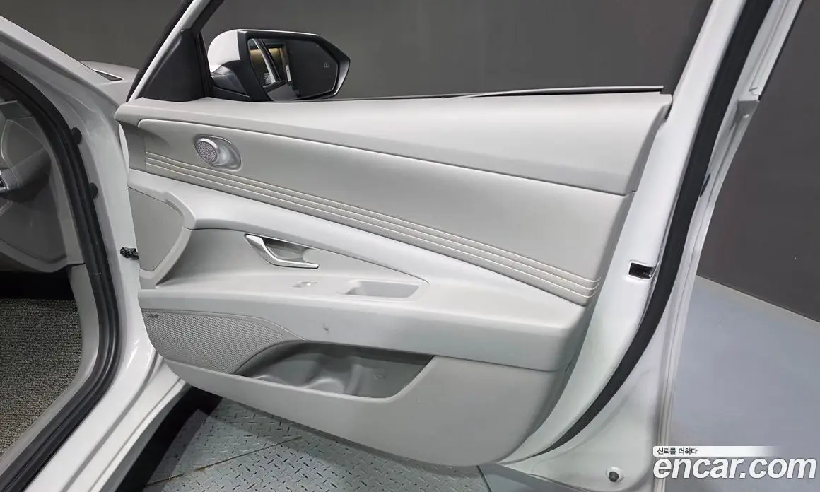 Hyundai Avante 2025 1.6 автомат (гидро), фото 14