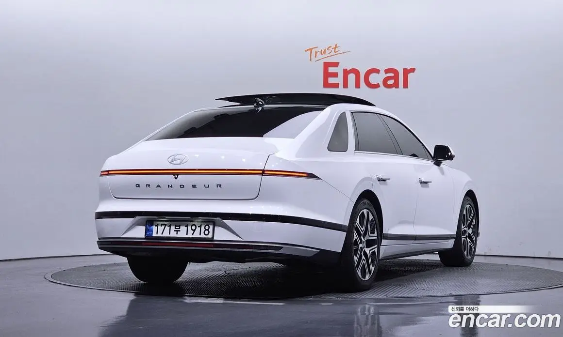 Hyundai Grandeur 2023 2.5 автомат (гидро), фото 2