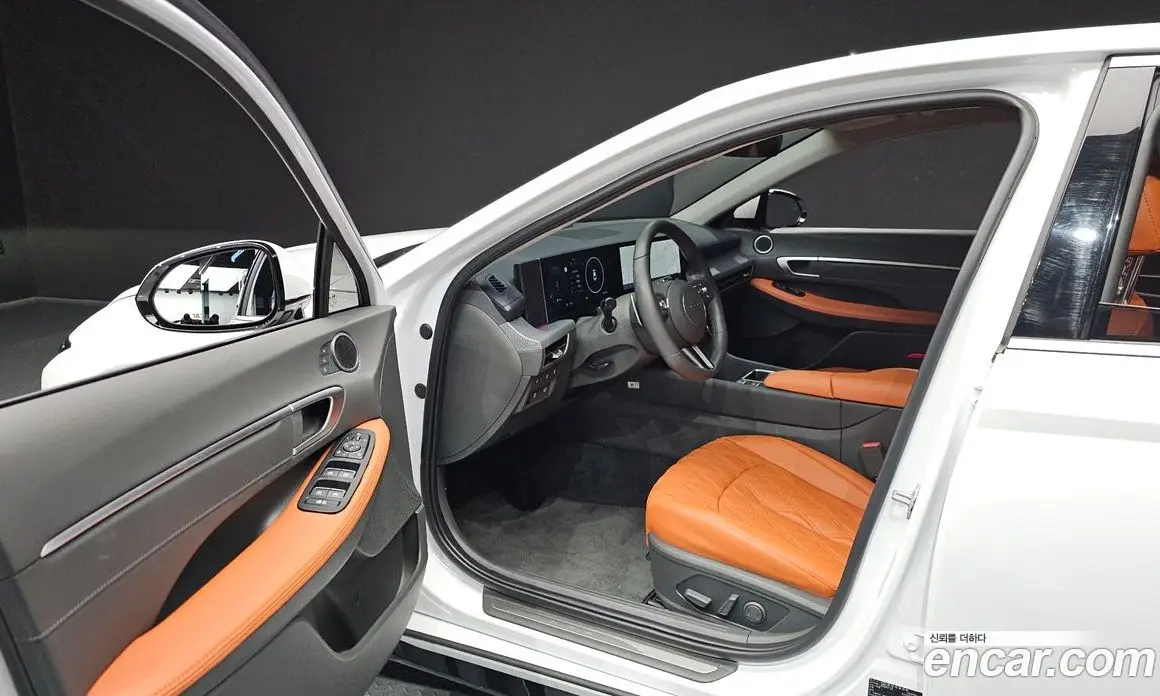 Hyundai Sonata 2025 1.6 автомат (гидро), фото 13