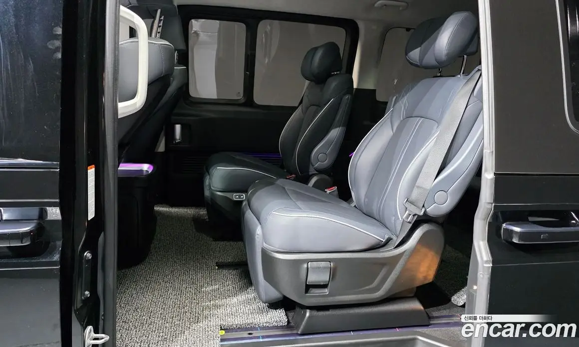 Hyundai Staria 2023 2.2 автомат (гидро), фото 18