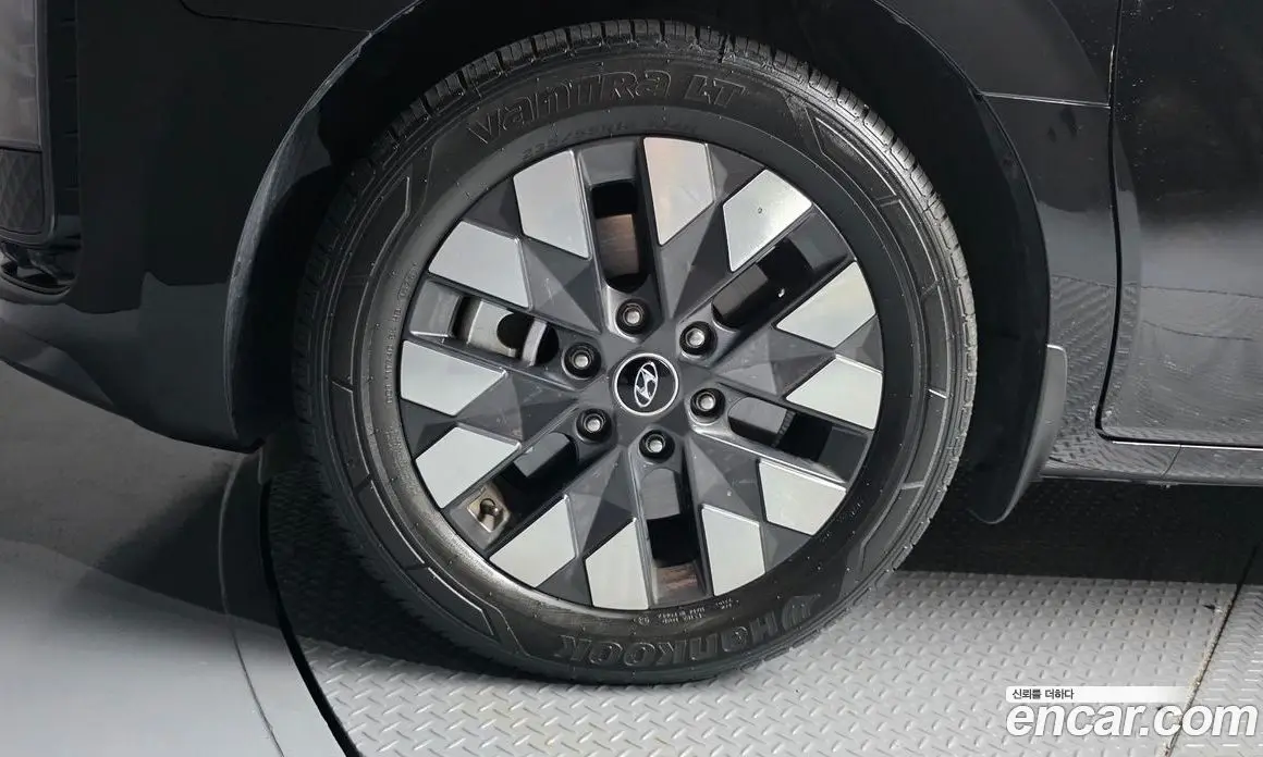 Hyundai Staria 2023 2.2 автомат (гидро), фото 5