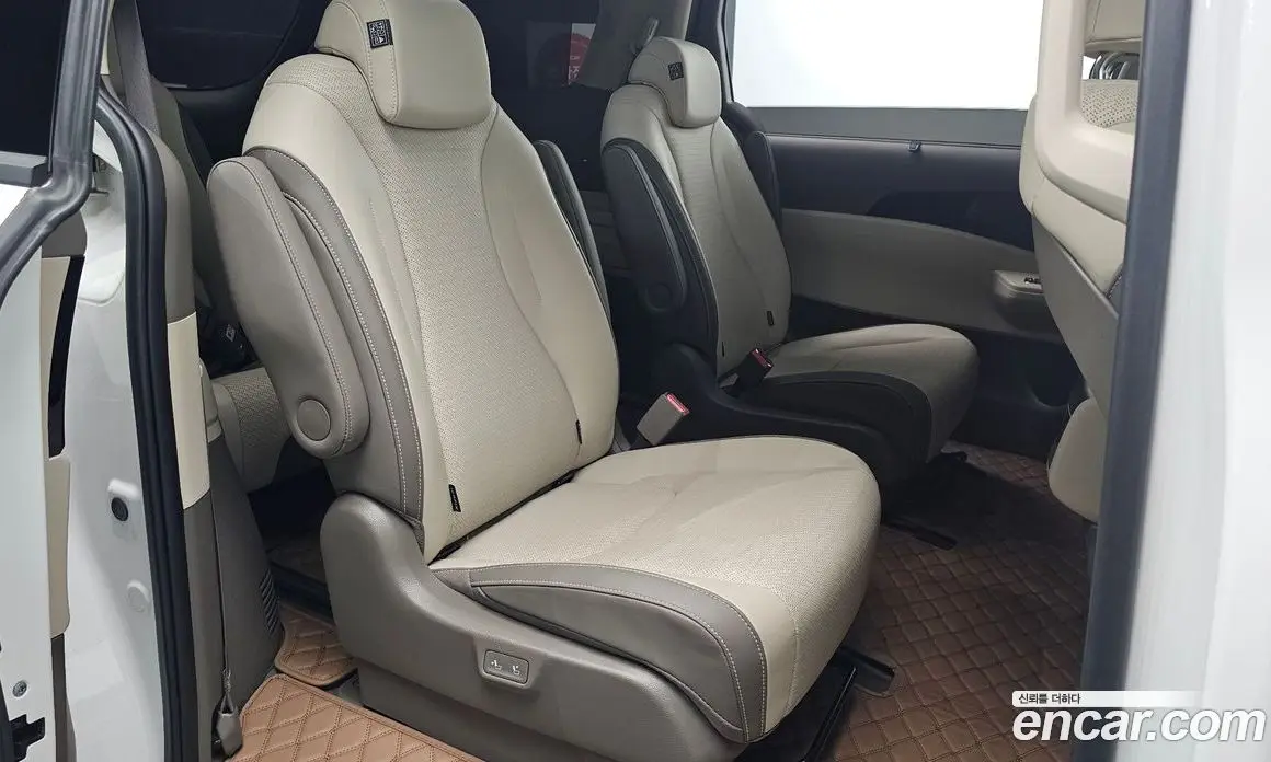 Kia Carnival 2024 1.6 автомат (гидро), фото 17