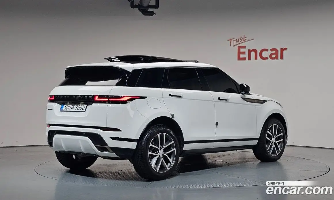 Land Rover Range Rover Evoque 2025 2.0 автомат (гидро), фото 2