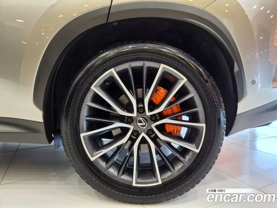 Lexus NX 2023 2.5 автомат (вариатор), фото 7 Lexus NX 2023 2.5 автомат (вариатор), фото 7