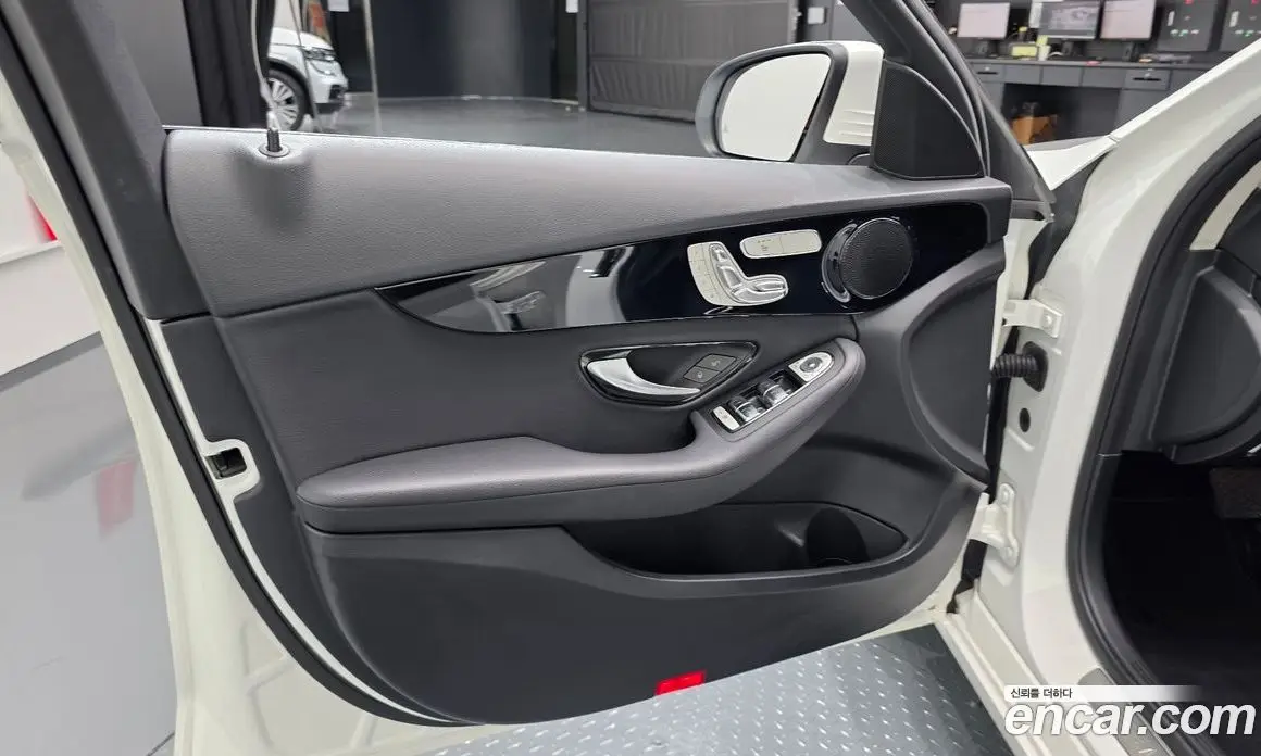 Mercedes-Benz C-Class 2019 2.0 гидро, фото 13 Mercedes-Benz C-Class 2019 2.0 гидро, фото 13