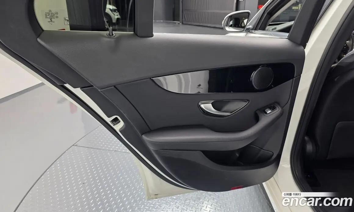 Mercedes-Benz C-Class 2019 2.0 гидро, фото 14 Mercedes-Benz C-Class 2019 2.0 гидро, фото 14
