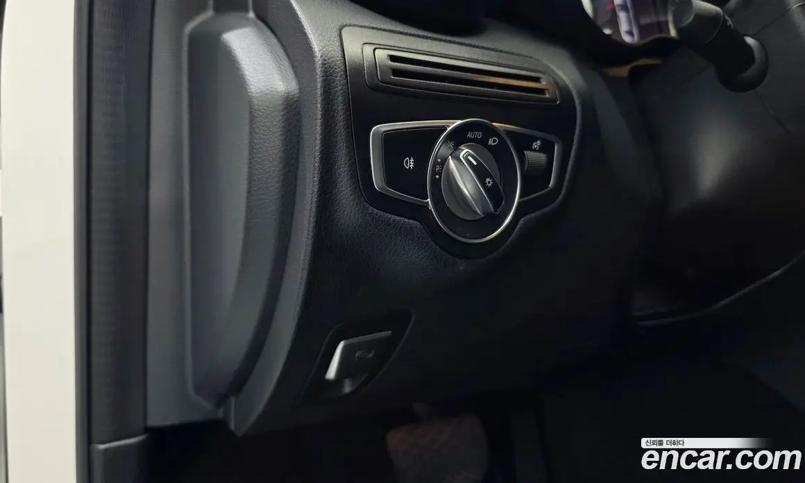 Mercedes-Benz C-Class 2019 2.0 гидро, фото 25 Mercedes-Benz C-Class 2019 2.0 гидро, фото 25