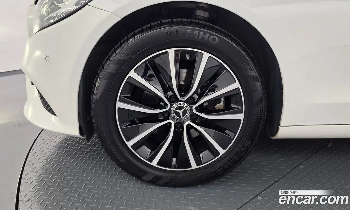 Mercedes-Benz C-Class 2019 2.0 гидро, фото 4 Mercedes-Benz C-Class 2019 2.0 гидро, фото 4