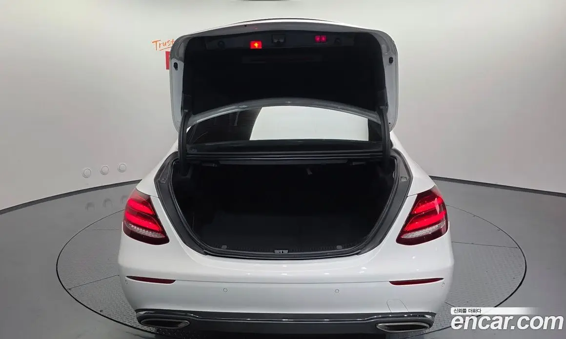 Mercedes-Benz E-Class 2018 2.0 гидро, фото 31 Mercedes-Benz E-Class 2018 2.0 гидро, фото 31